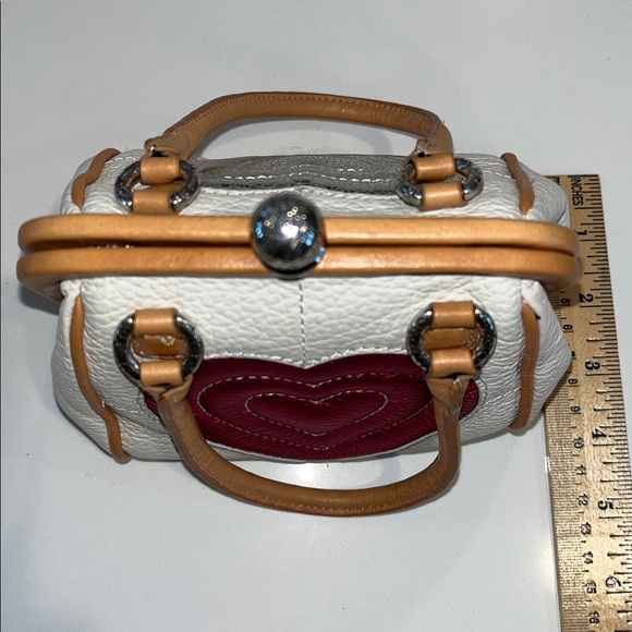Like New Brighton Mini Heart Leather Kisslock Crossbody Purse (white and pink) - Picture 13 of 16